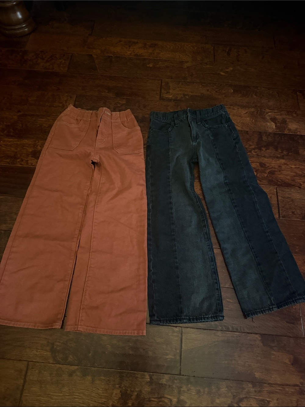 Old Navy Kids Wide-Leg Jeans in Rust and Washed Black